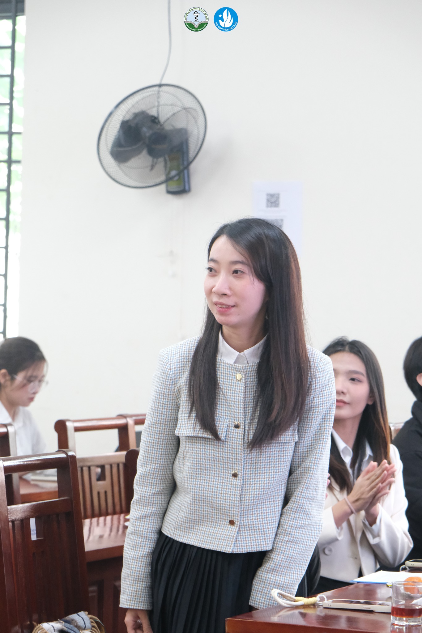 Ảnh 1. Đồng chí Vũ Thị Minh Hằng - Phó Chủ tịch Hội Sinh viên Việt Nam Thành phố Hà Nội tới tham dự chương trình.